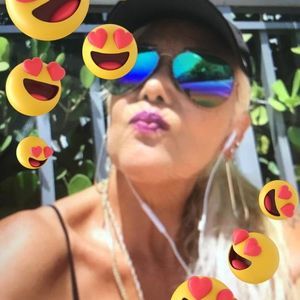 Meet your Posher, Janet